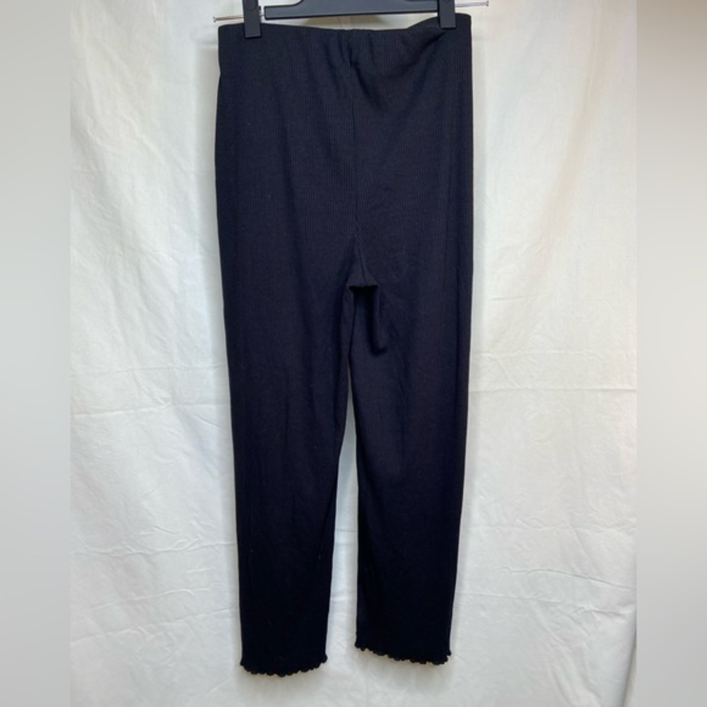 Urban Outfitters, Relaxed leg, Ribbed fabric, elastic waist, seared hem, sz M